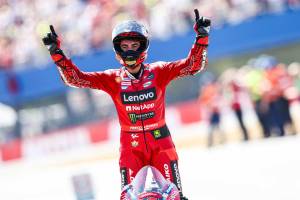 MotoGP, è di Bagnaia la prima vittoria stagionale: il ducatista trionfa a Lusail
