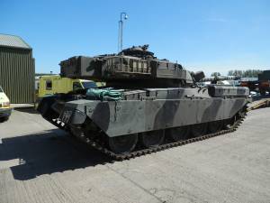 Altri carri inglesi a Kiev: spunta l'idea dei tank della Guerra fredda