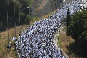 Israele, approvata la riforma della giustizia: migliaia in piazza contro il governo