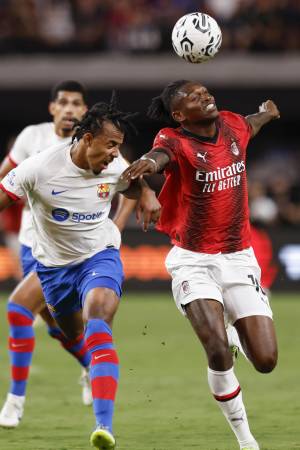 Il Milan sconfitto di misura (0-1) col Barcellona: brillano Leao e Reijnders