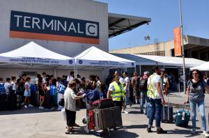 Via al terminal provvisorio: ecco quando riaprirà l'aeroporto di Catania