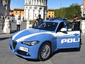 Pisa, condannato in via definitiva per tentato omicidio: lo trovano a passeggio in centro