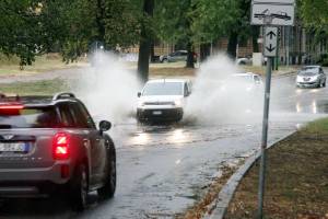 Meteo, week-end d’autunno con piogge, temporali e crollo termico