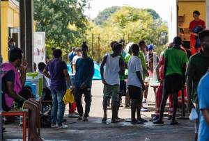 "Stop ai furbetti dell'età". Stretta del governo sui migranti finti minorenni