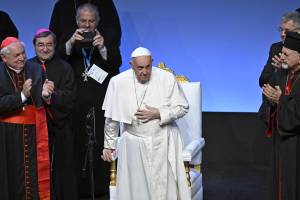 Il Papa "negazionista": "Non c'è un'invasione e neppure un'emergenza"