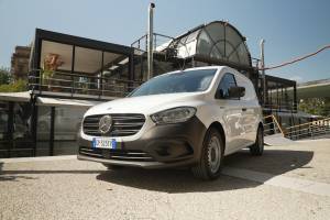 Mercedes-Benz eCitan, corriere per un giorno: primo contatto con il van elettrico