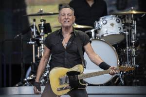 Bruce Springsteen ha l'ulcera, rinviati i concerti: "Ho il cuore spezzato"
