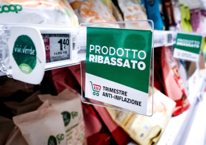 "Cosa buona". Il carrello tricolore della Meloni piace pure alla Coop