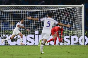 Il Napoli cade a sorpresa: la Fiorentina cala il tris al Maradona