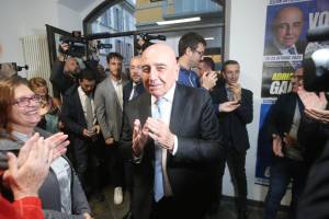 Galliani ritorna in Senato: "Dedico la vittoria a Silvio"