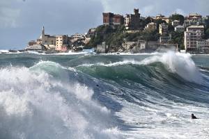 Meteo, arriva il vortice di Halloween: dove colpiranno le piogge più intense