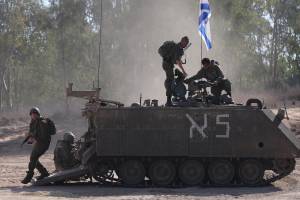 Noi militari di carriera tornarti a difendere Israele: parla un ex-ufficiale dell'intelligence