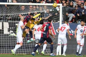 Cagliari e Monza non si fanno male: finisce 1-1 l'anticipo dell'ora di pranzo