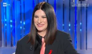 La confessione di Laura Pausini a Domenica In: "Ho un problema al cuore da quando ero piccola"