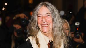 Malore per Patti Smith: la cantante ricoverata in ospedale. Annullato il live di Bologna