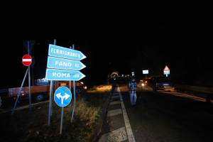 Incidente a Urbino: 4 morti in galleria su un’ambulanza