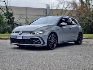 Volkswagen Golf GTD: guarda la gallery della compatta sportiva diesel