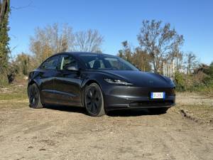 Tesla Model 3 Highland RWD: il video in pillole dell'aggiornamento