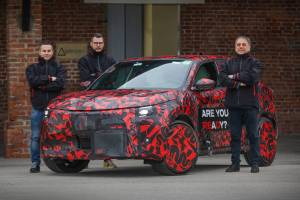 Le prime foto dell'Alfa Romeo Milano. Tutto italiano il team di ingegneri al lavoro