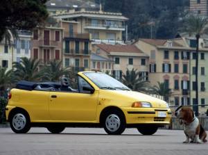 Fiat Punto Cabrio, 30 anni per l'utilitaria sbarazzina