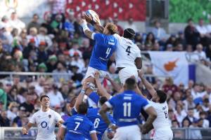 Sei Nazioni, l’Italia sfiora l’impresa contro l’Inghilterra perdendo 27-24 all’Olimpico