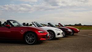 Mazda MX-5, la spider più venduta al mondo compie 35 anni