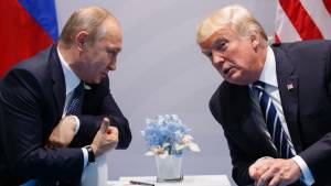 La provocazione di Trump: "Putin attacchi i Paesi che non pagano". La Nato: "Truppe Usa a rischio"