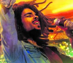 "Bob Marley" le canta a tutti e la Buy non decolla con "Volare"