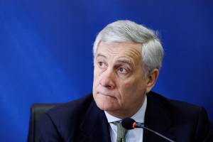 Tajani: "Italia pronta a inviare le truppe se nascesse lo Stato plaestinese"