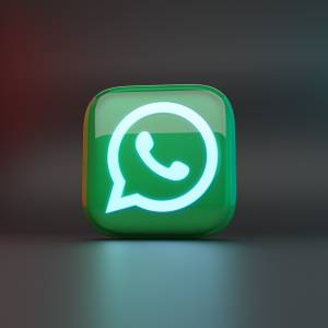 WhatsApp, perché su iPhone salva due volte le foto