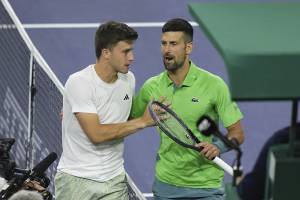 Tennis, impresa di Luca Nardi: batte Novak Djokovic in tre set