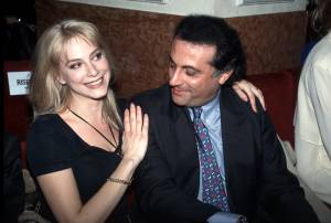 Andrea Roncato e Stefania Orlando in un locale a Roma (1994)