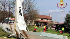 Treviso, ultraleggero si schianta nel giardino di una casa, muoiono marito e moglie