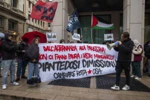 Collettivi rossi bocciati: gli italiani sono contrari alle occupazioni