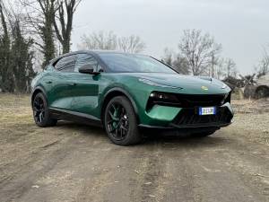 Lotus Eletre: guarda la gallery del nuovo suv elettrico anglo-cinese da 612 CV