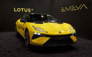 Lotus Emeya, la prima hyper-GT 100% elettrica del brand 