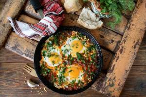 Le uova aumentano il colesterolo? Tutti i falsi miti: ecco quante mangiarne a settimana