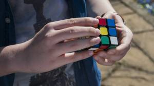 Il cubo di Rubik compie 50 anni ma è ancora giovanissimo. Ecco tutti i record