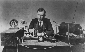 Marconi: nasceva 150 anni fa il genio italiano che donò la radio al mondo