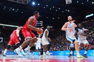 Playoff di basket, Bologna non sbaglia. Ora tocca a Milano