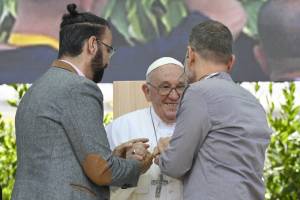 L'israeliano, il palestinese e l'abbraccio con il Papa