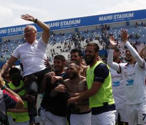 "Il mio ultimo club". Ranieri lascia il Cagliari e dice addio al calcio