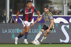 Il Bologna scappa, la Juventus lo riprende: succede di tutto al Dall'Ara