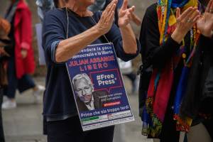 Assange incassa una vittoria: "Appello contro l'estradizione"