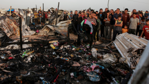 "Un tragico incidente". Netanyahu ammette l'errore nell'attacco a Rafah