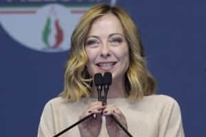 "Italia fontamentale in Ue ma io devo essere forte". L'ultimo appello al voto di Meloni prima del silenzio