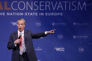 Nigel Farage si candida nel Regno Unito: così può stravolgere le elezioni
