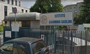 Genova, padre colpisce neonato di tre mesi: ricoverato al Gaslini