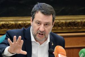 Salvini difende Vannacci: "Decima? Sinistra insegue i fantasmi del passato"