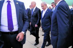 Biden e la guerra di Bibi: "La usa per stare al potere"